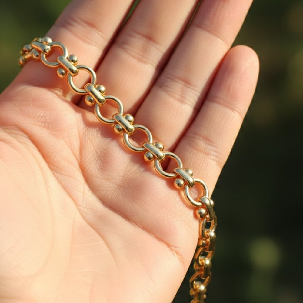 "Handmade Anklet – Elegant & Delicate Jewelry for Women | UNVRC1607 - Picture 4 of 5